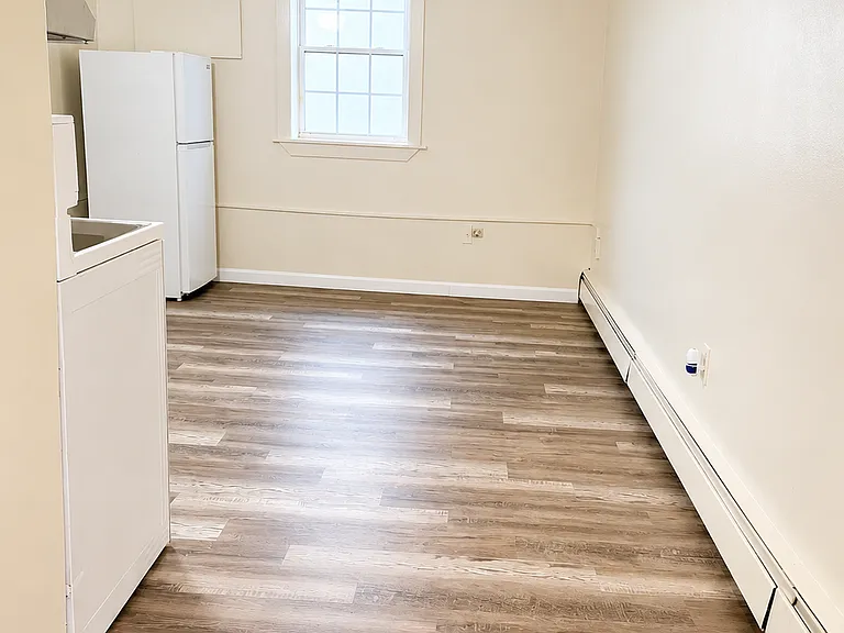 4 Mill St #5 — Photo 3