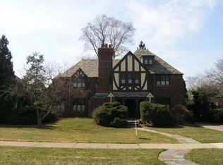 851 Pemberton Rd, Grosse Pointe Park, MI 48230