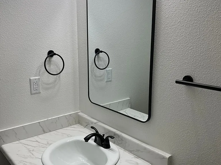 North Star Apartments - Beautiful Remodeled Apartments — Photo 19