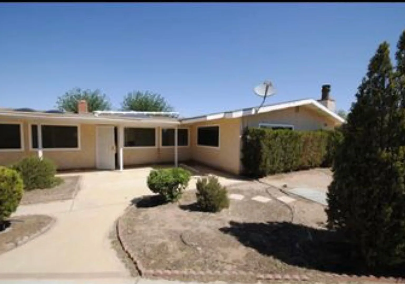 4 bedroom 2.5 bathroom house in Apple Valley Ca! — Photo 1