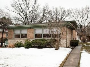 3027 Hill St, Wilmette, IL