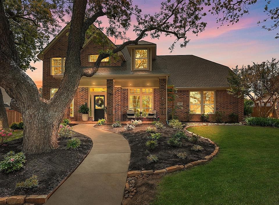 1st image of 2666 Pinehurst Dr
