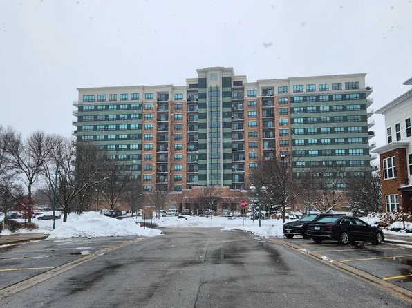 6420 Double Eagle Dr Unit 403, Woodridge, IL 60517