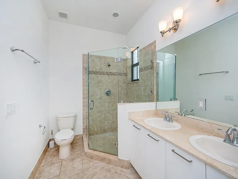 5157 NW 85th Ave — Photo 24
