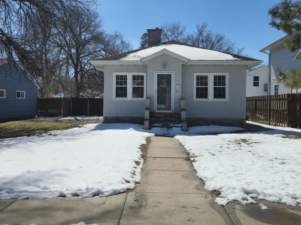 1430 9th Ave S, Fargo, ND 58103