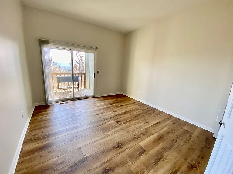 466 Windswept Dr — Photo 36