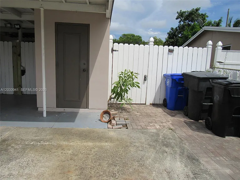 2016 SW 37th Ave #1 — Photo 17