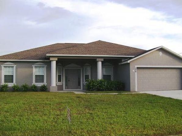 256 SW Essex Dr