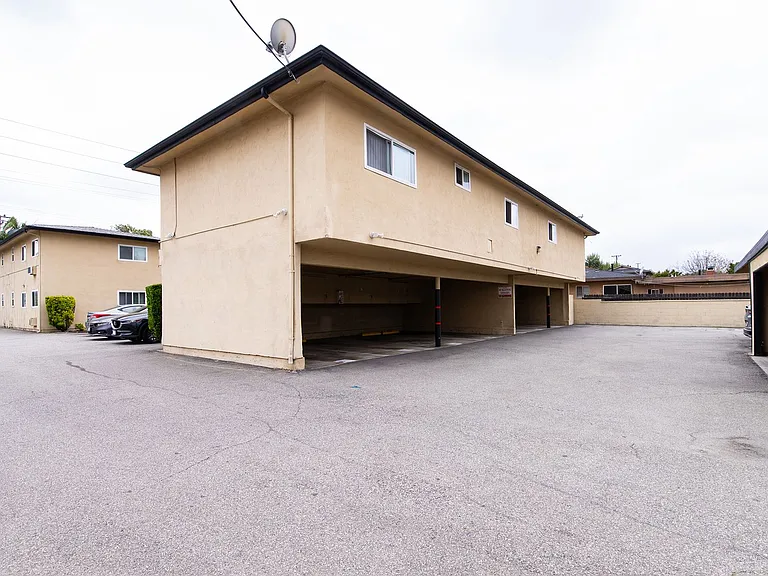 2121 W Lambert Rd — Photo 9