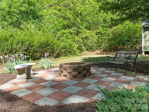 5th image of 387 Crystal Creek Dr