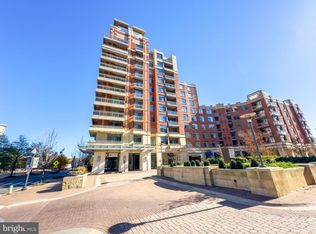 Eclipse On Center Park, Arlington, VA 22202