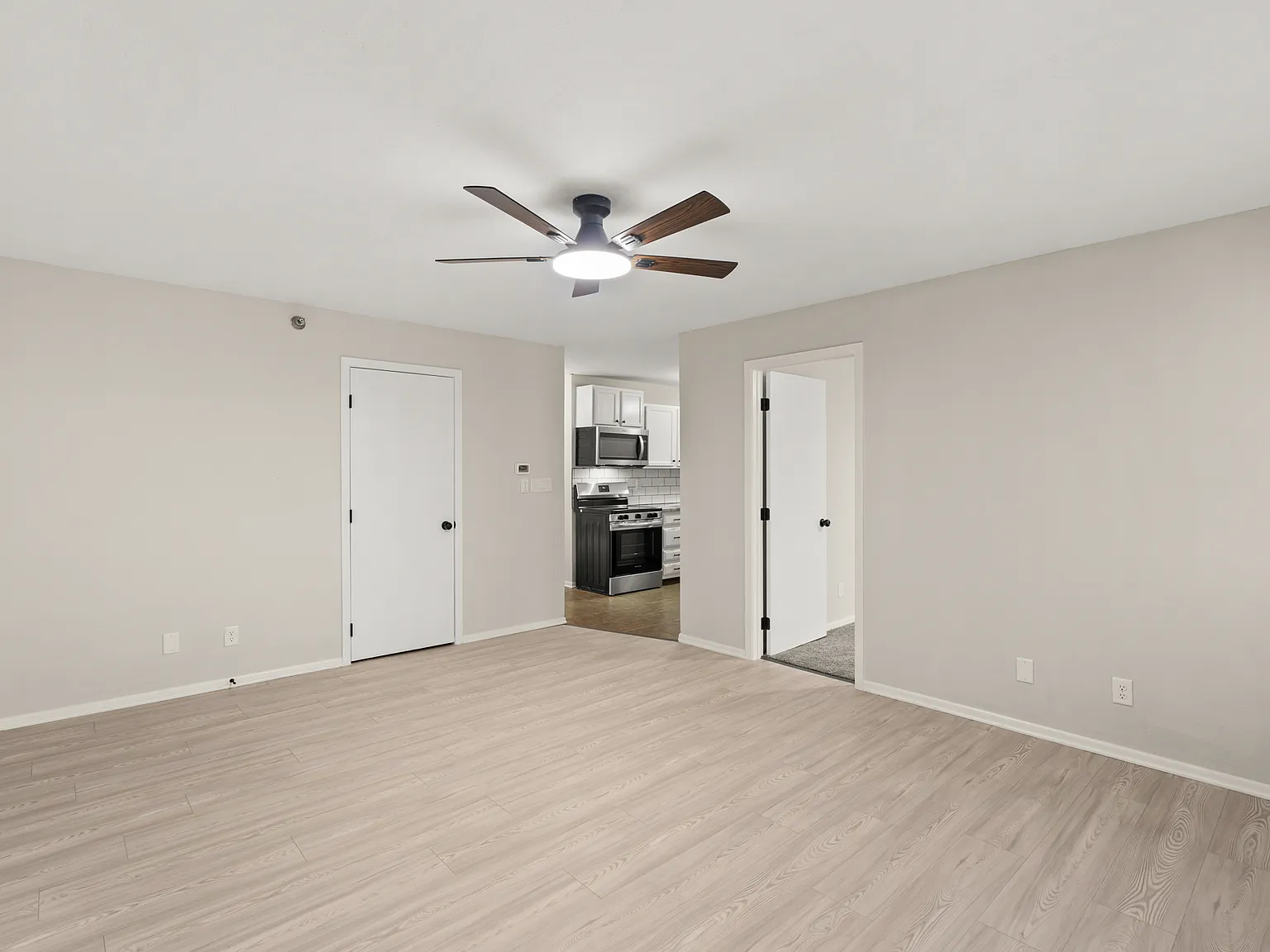 428 Stonehaven Drive - 21 — Photo 1