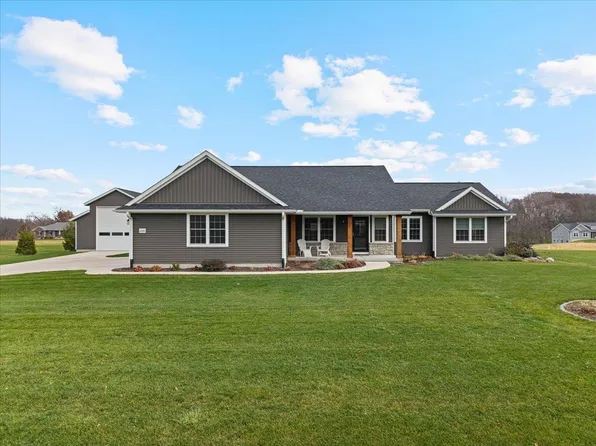 11320 31st Street Dr W, Milan, IL 61264