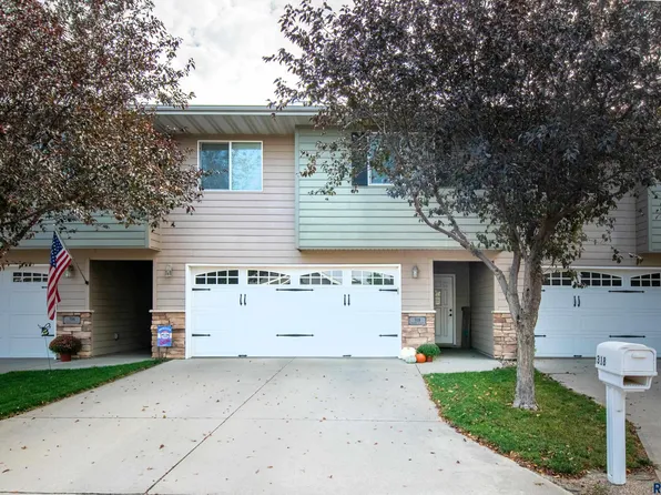 318 Spring Pl, Brandon, SD 57005