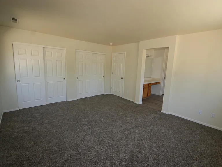 3998 Kings Row — Photo 10