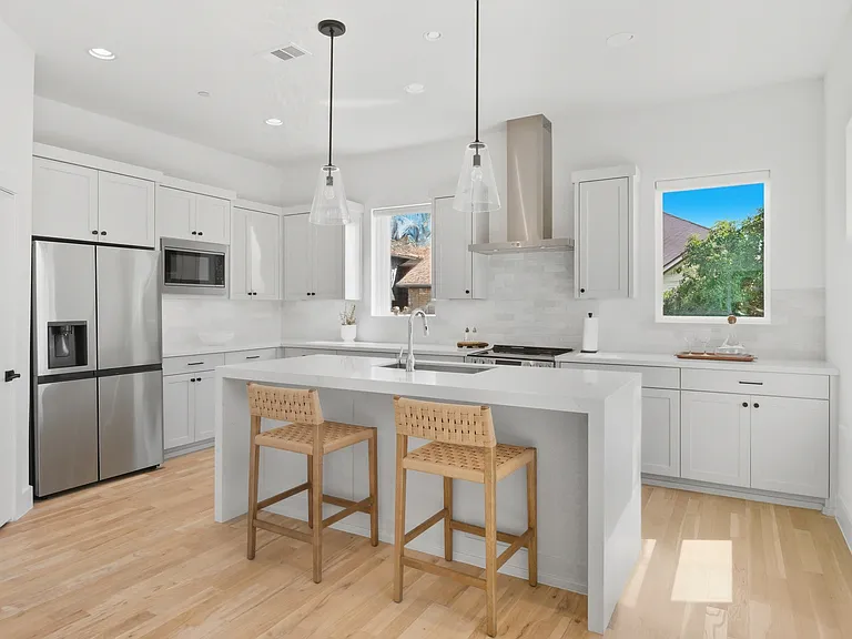 6345 Richmond Ave #2 — Photo 3