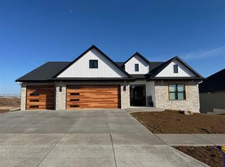 640 Rock Ridge Rd, Tiffin, IA 52340