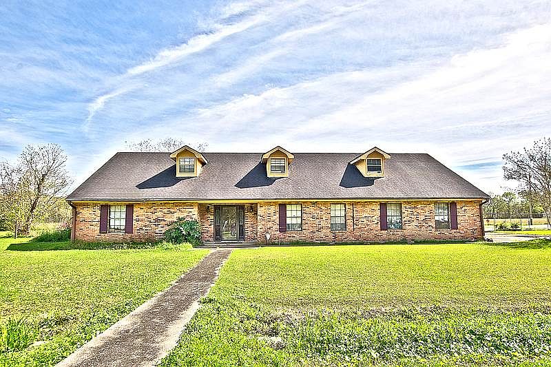 1st image of 208 Hedgeford Dr