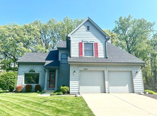 7606 Meadow Ridge Dr, Fishers, IN 46038