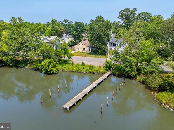 2033 Shore Dr, Edgewater, MD 21037