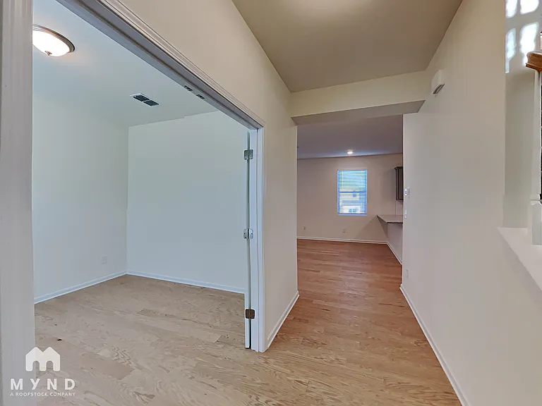 1568 Banham Dr — Photo 14