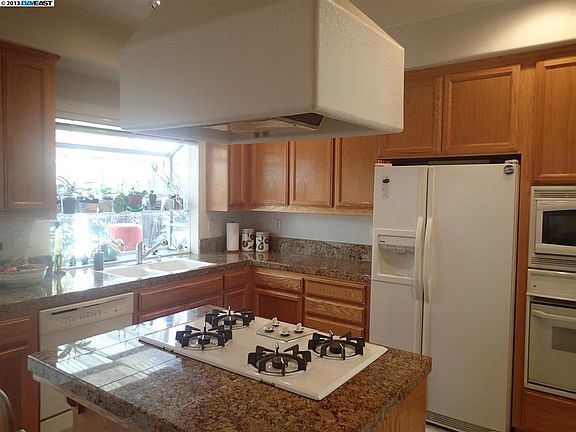 3rd image of 4227 Cambridge Way
