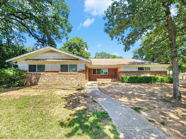 632 Woodcrest Dr, Hurst, TX 76053