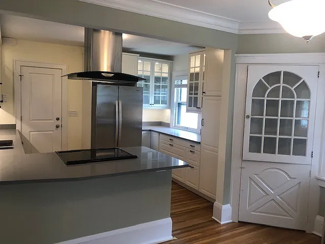 1135-1137 Goodrich Ave — Photo 3