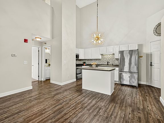 3rd image of 2022 29th Pl NW Unit 203
