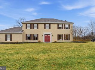 305 Countryview Dr, Bryn Mawr, PA 19010
