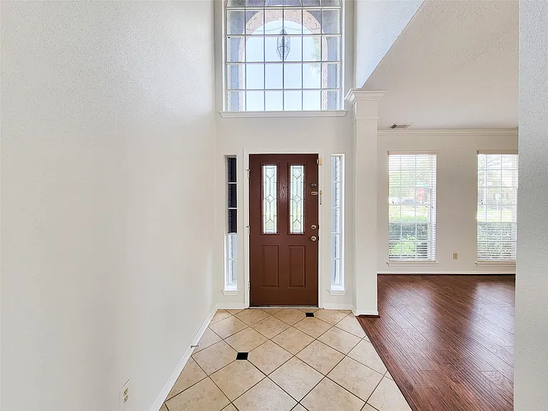 17403 Canyon Knoll Dr — Photo 5