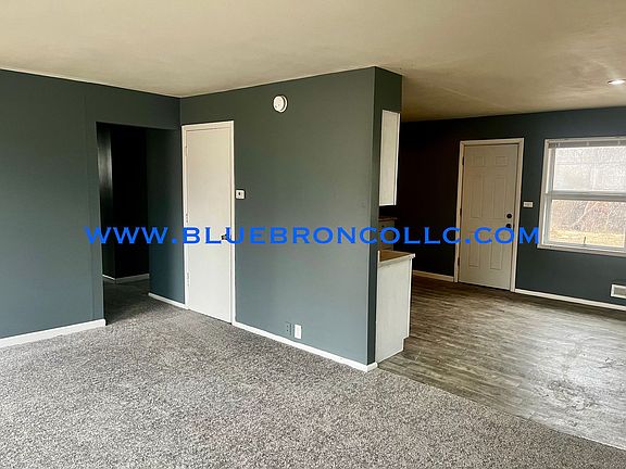 4th image of 10718 Cambridge Ave