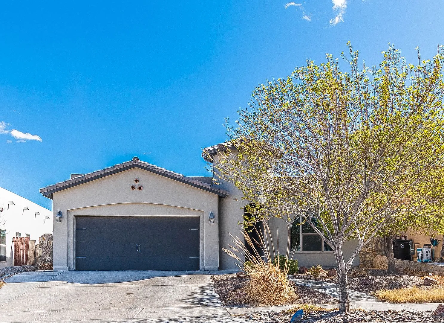 Spacious 4 Bedroom Home for Rent in Sunland Park, NM! — Photo 1