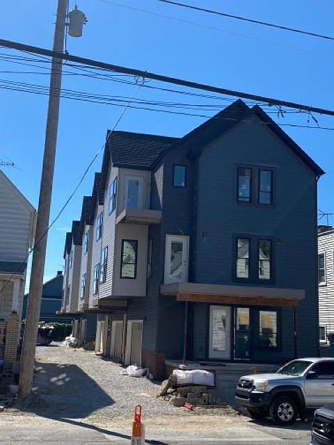 1st image of 1934 E 123rd St #4A