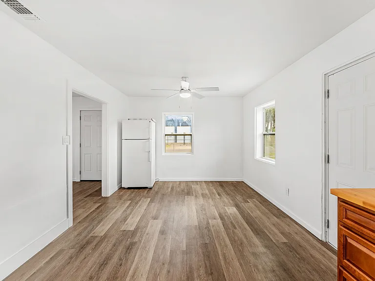 405 Dummitt Ave — Photo 12