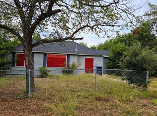 914 Porter St, Taylor, TX 76574