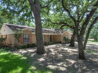 2013 Chaucer St, Fort Worth, TX 76112