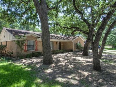 2013 Chaucer St, Fort Worth, TX, 76112