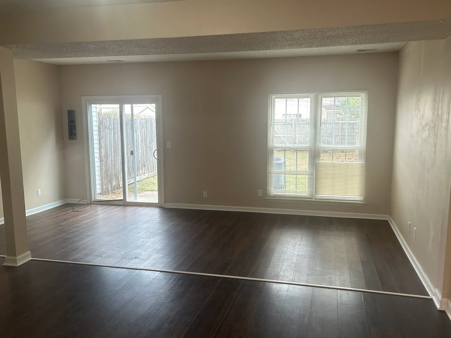 3 bed, 2.5 bath, 1307 sqft, $2,195 — Photo 1