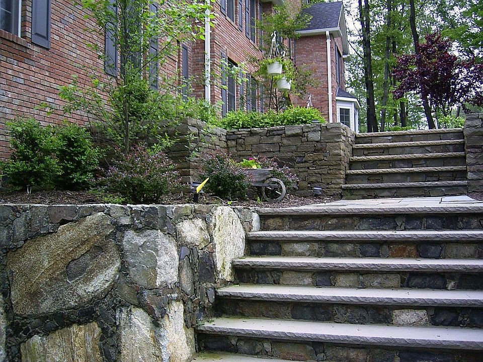 2nd image of 42 Angelo Dr