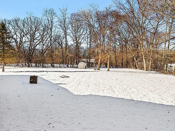 5th image of 56 Brown Dr