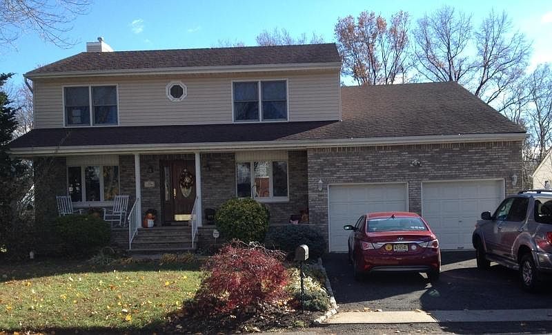 1st image of 868 Crescent Dr