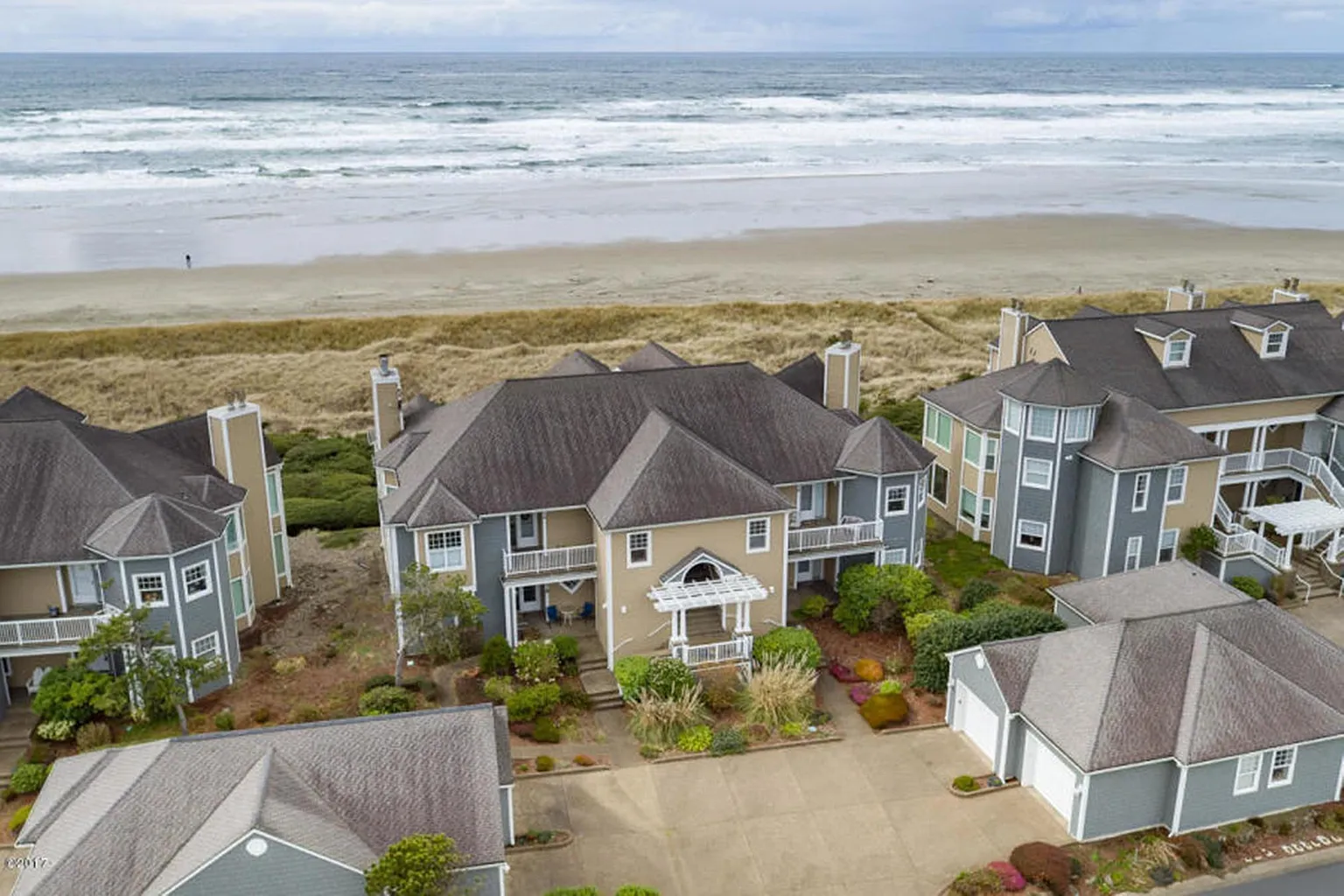 5918 SW Cupola Dr photo 1