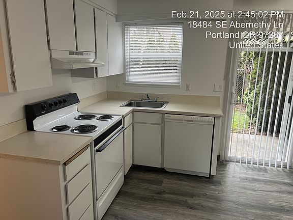 Greenbrier Townhouse - Milwaukie Oregon