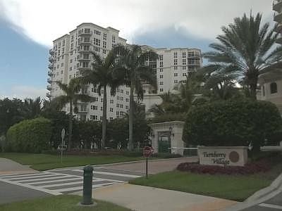 4th image of 20000 Country Club Dr #1212