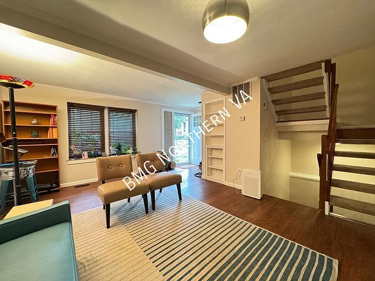 2816 Raymond Ct — Photo 3