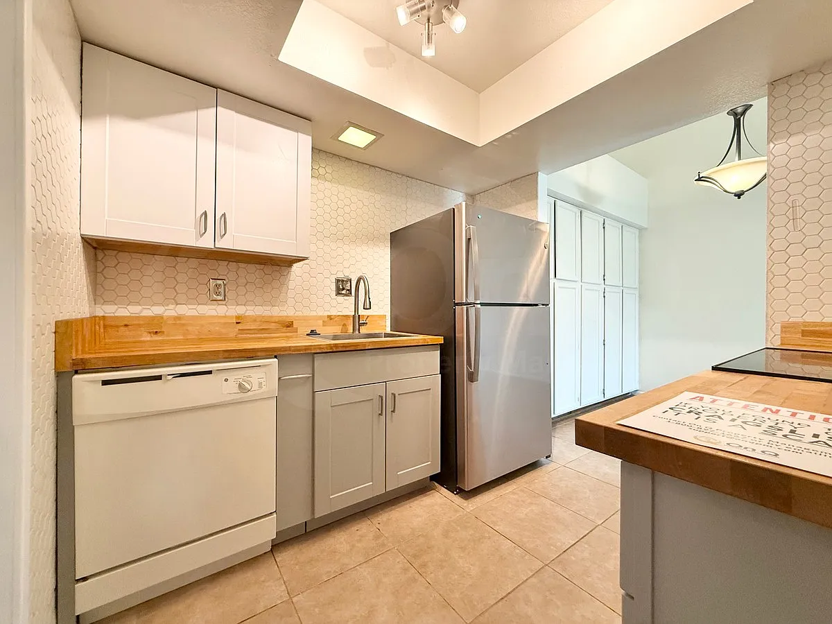 2 bed, 1.0 bath, $1,299 — Photo 4