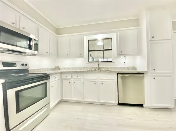 806 Crestline Dr, Mexia, TX 76667