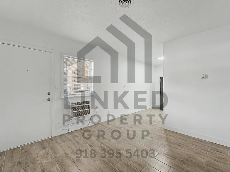 3326 E Marshal Apartments — Photo 10