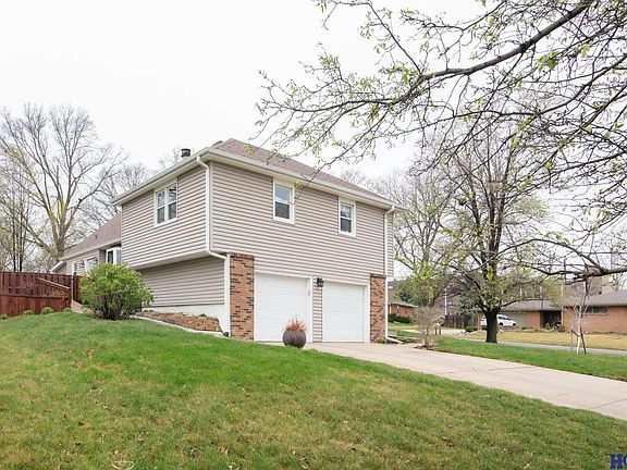 2nd image of 200 Taylor Park Dr